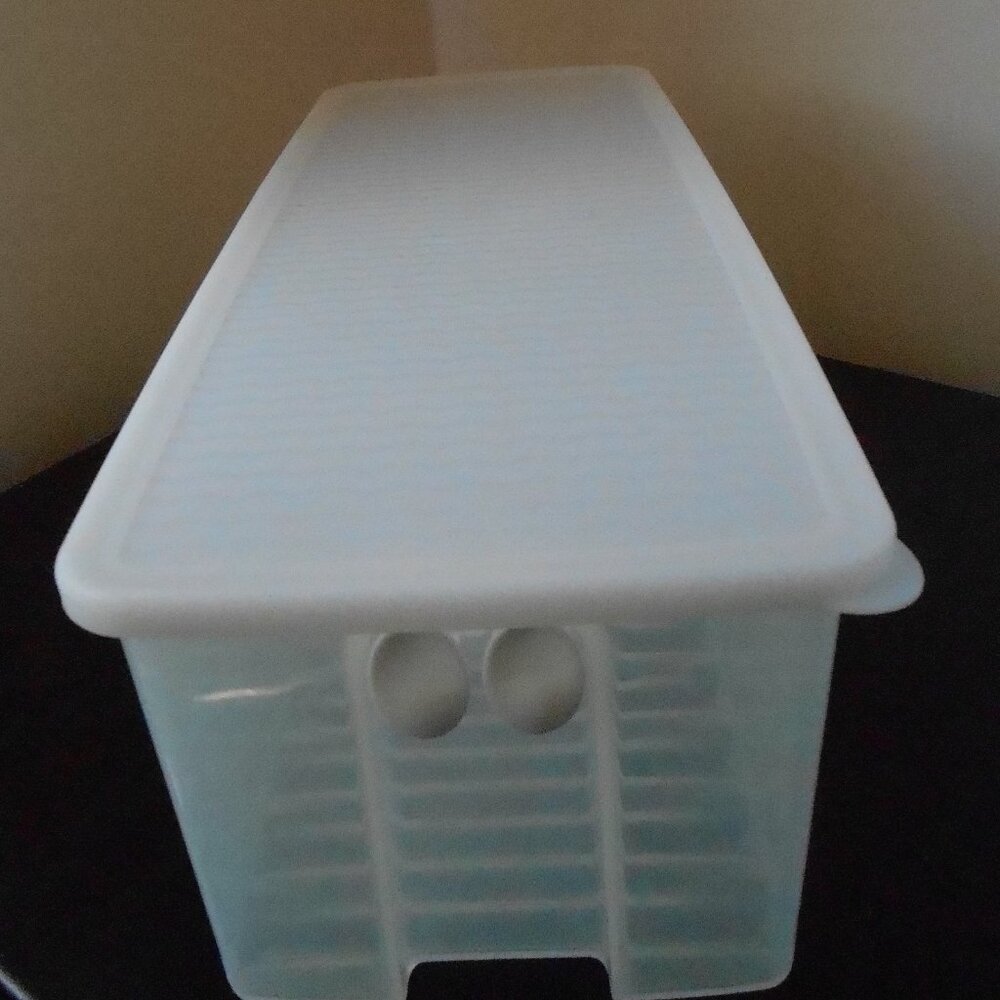 Vintage Tupperware Fridgesmart Vented Clear Fruits & Veggie Container White Lid